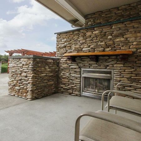 Sunny Delight Apartment Westport Bagian luar foto