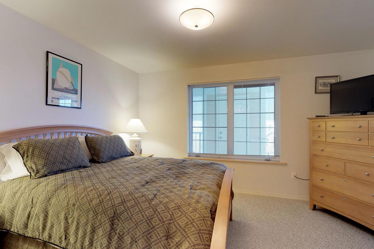 Sunny Delight Apartment Westport Bagian luar foto