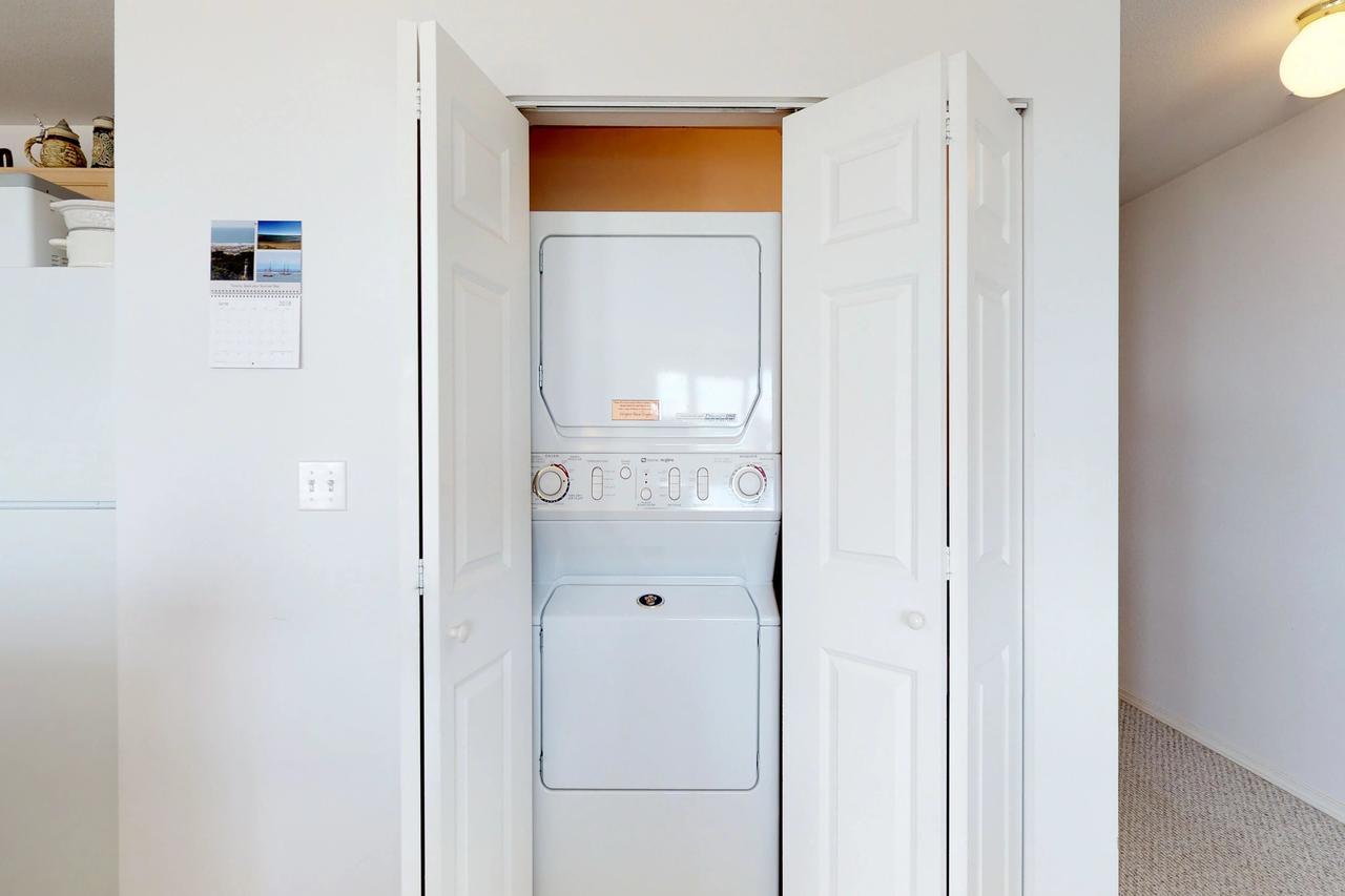 Sunny Delight Apartment Westport Bagian luar foto