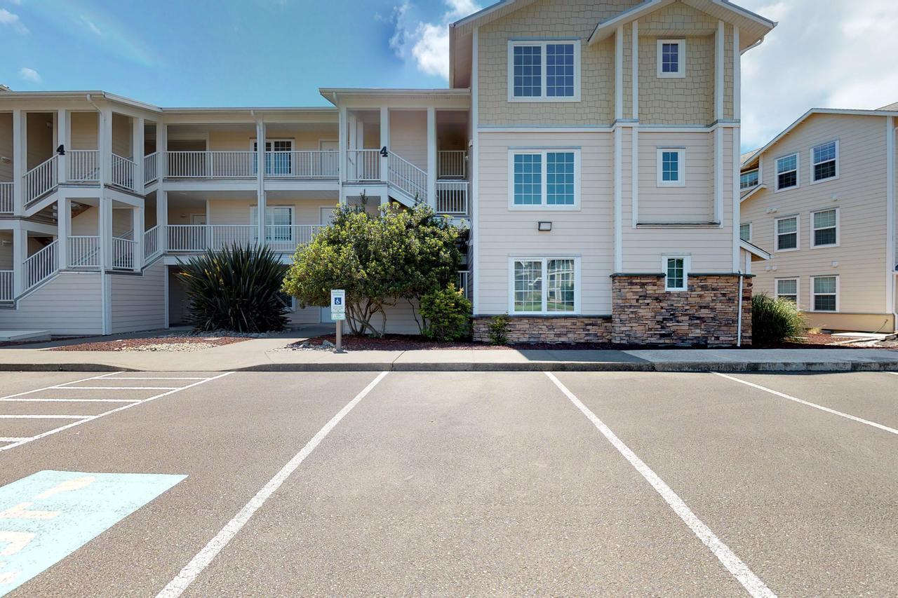 Sunny Delight Apartment Westport Bagian luar foto