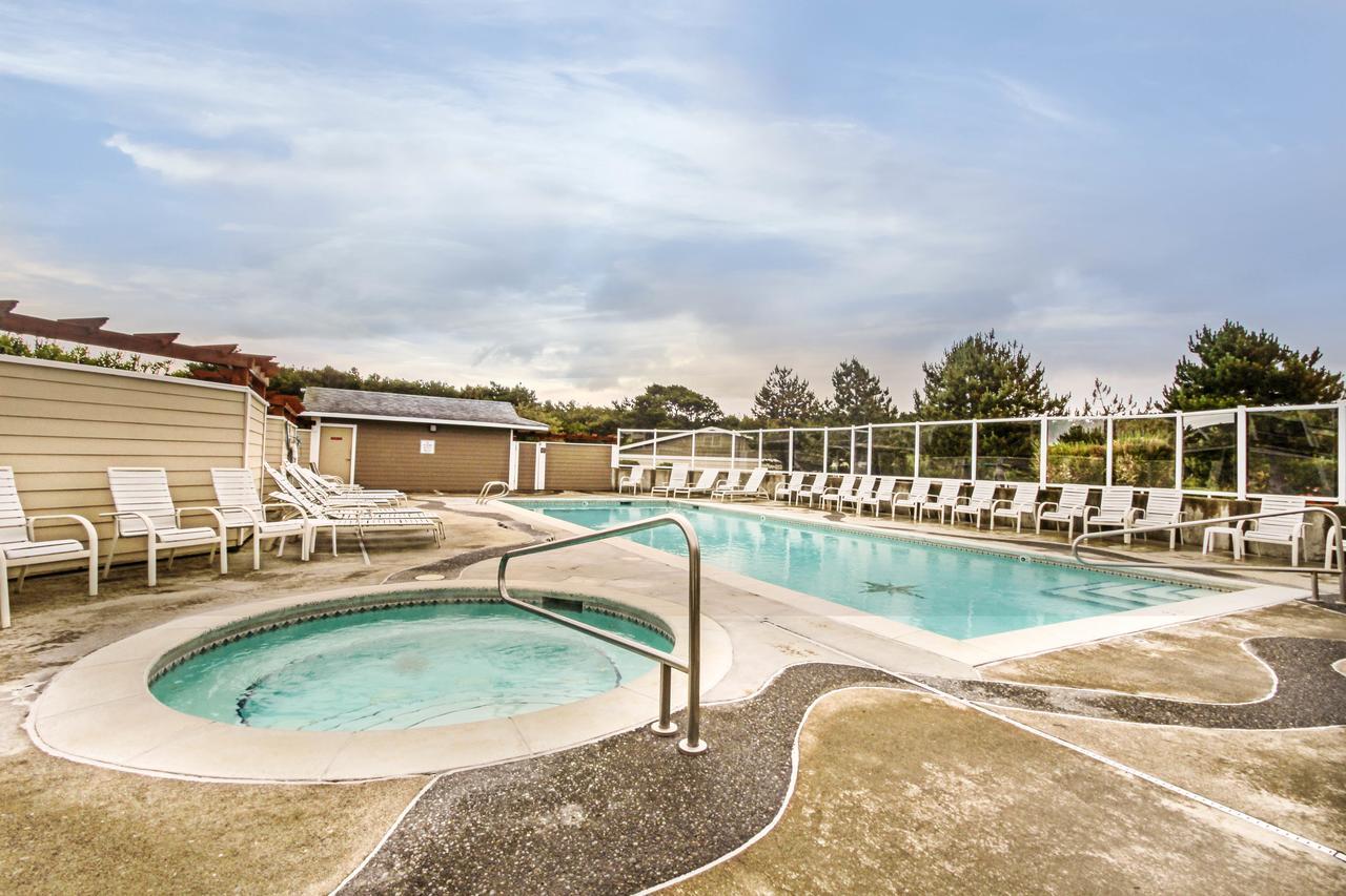 Sunny Delight Apartment Westport Bagian luar foto