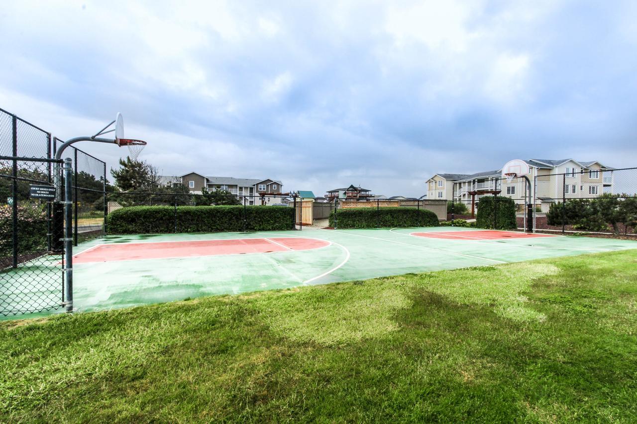 Sunny Delight Apartment Westport Bagian luar foto